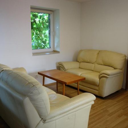 Apartmán Hulín, Chrášťany - bílý Exterior foto