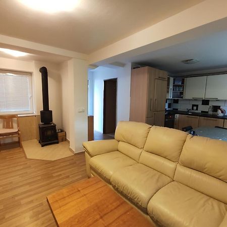 Apartmán Hulín, Chrášťany - bílý Exterior foto