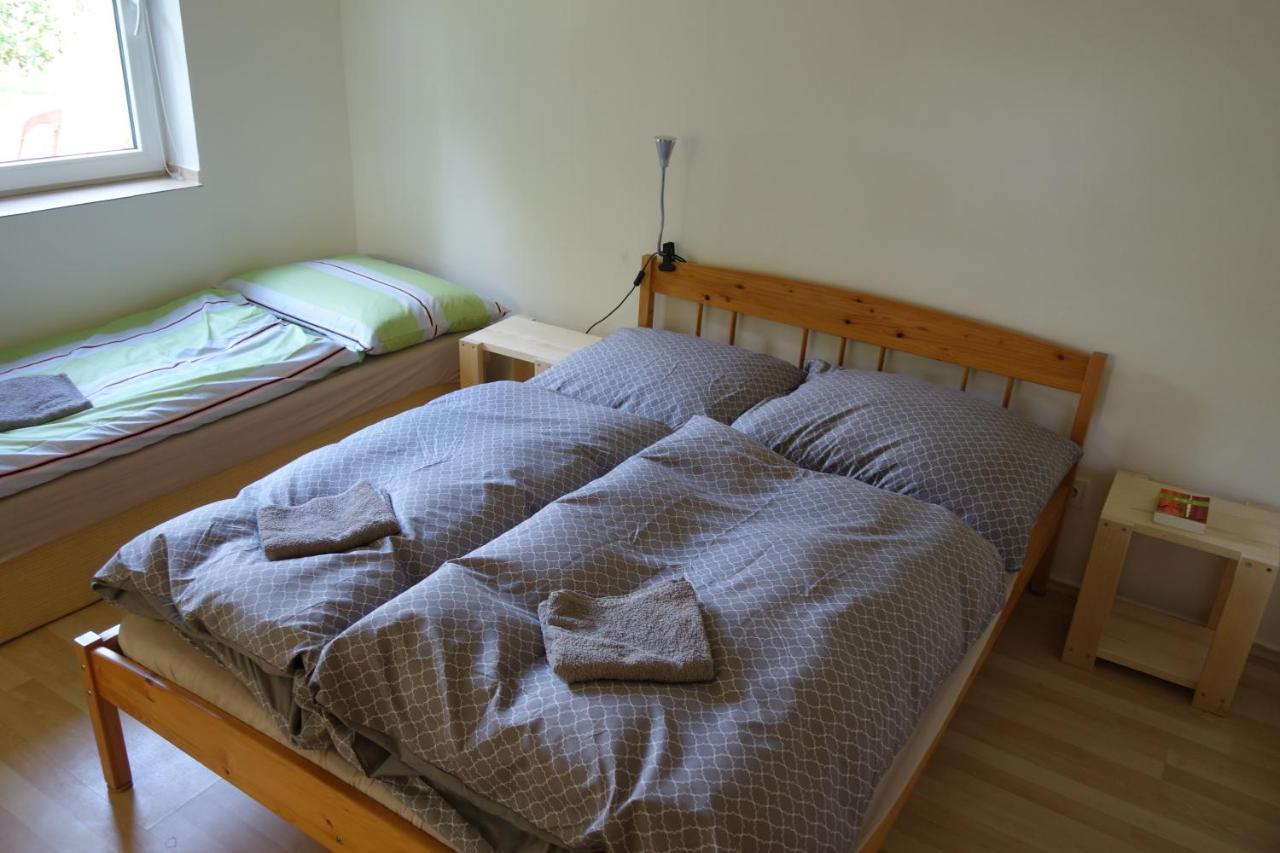 Apartmán Hulín, Chrášťany - bílý Exterior foto